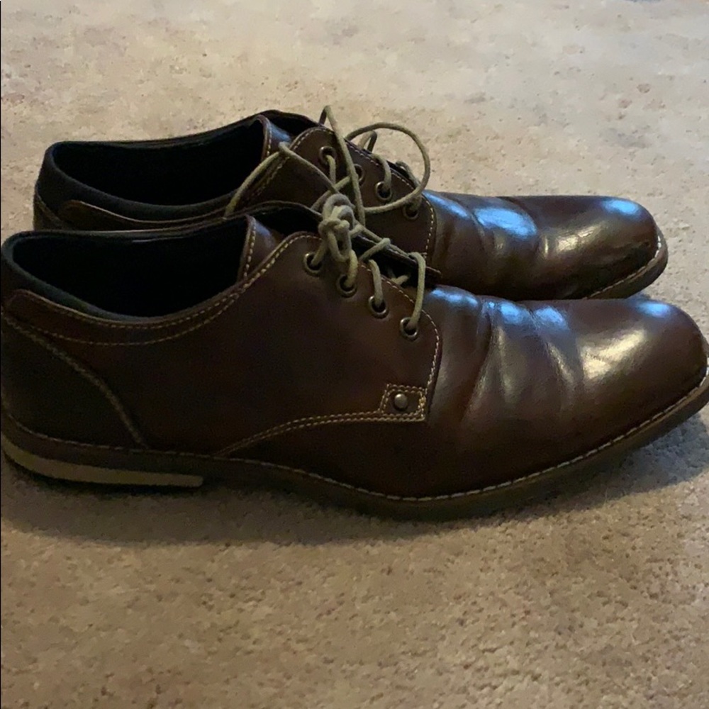 Men’s brown Dexter dress shoes, size 9 1/2